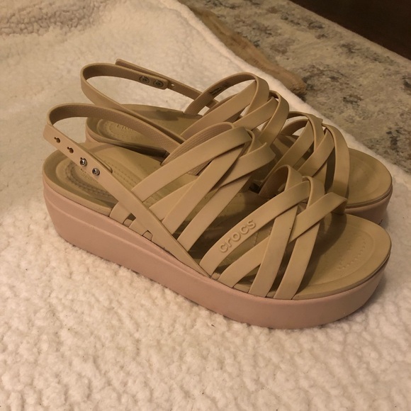 CROCS Shoes - Crocs Women Brooklyn Strappy Low Wedge Bone Sandals Size 9